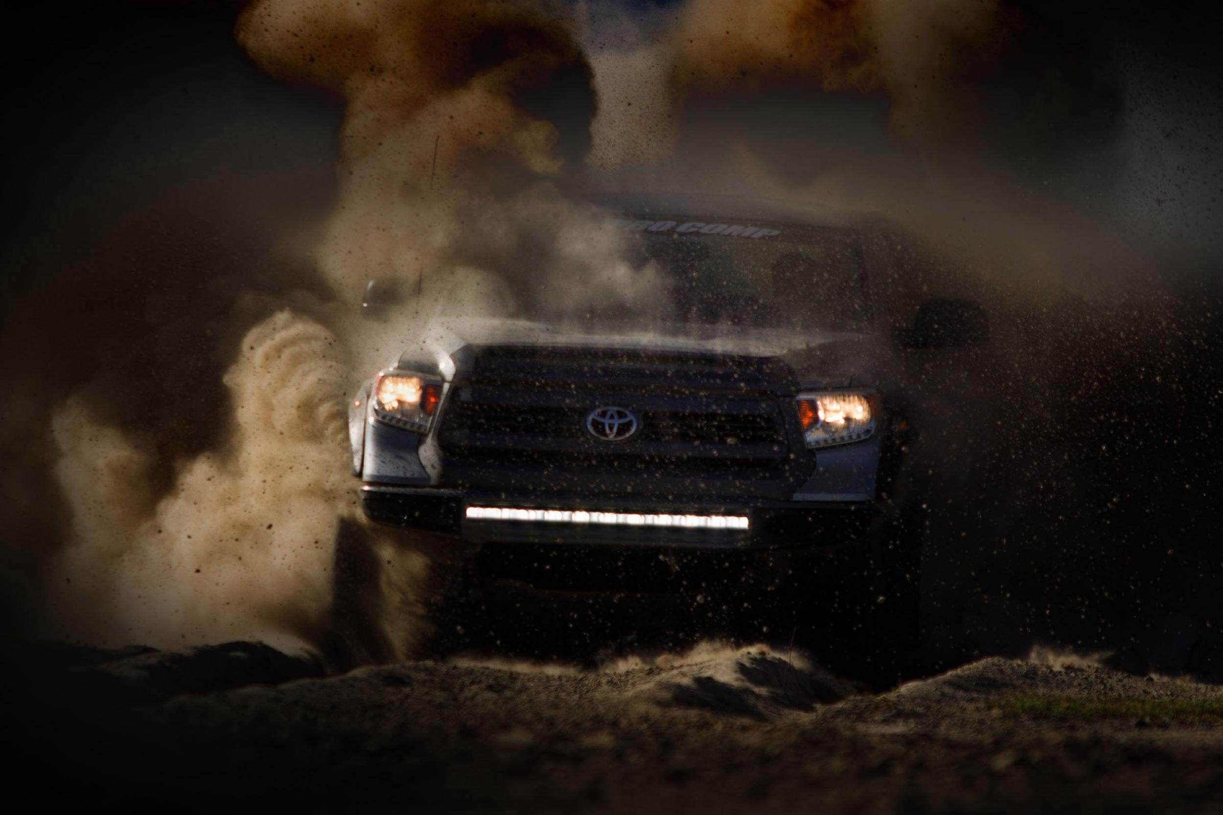 ProComp Pro Comp Motorsports Series Single Row Light Bar: 30" / White / Combo Beam