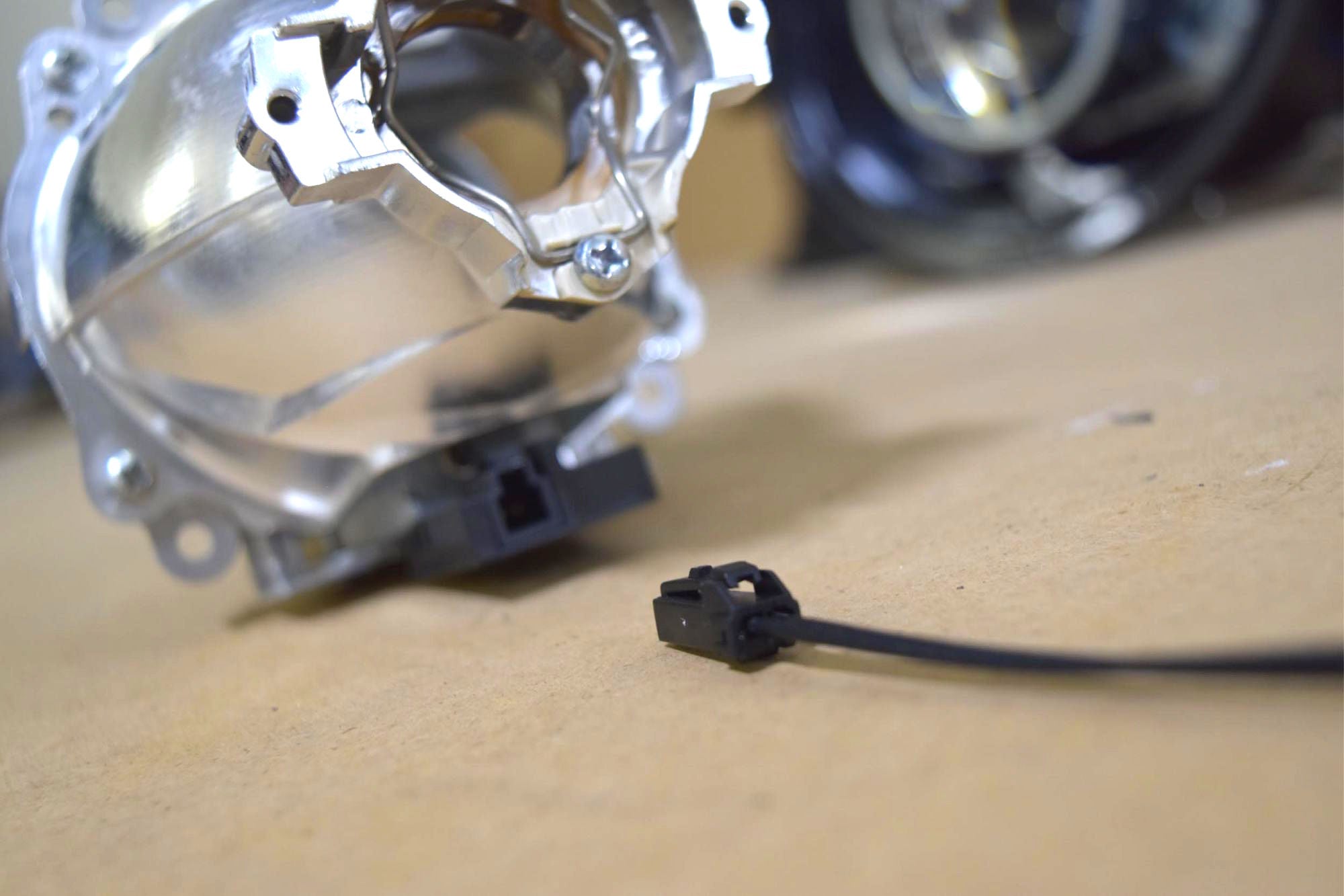 Morimoto Pigtail: Koito Bi-xenon Solenoid Inputs